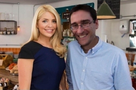 phillip-schofield-and-holly-willoughby-68203b6dff9247946c421